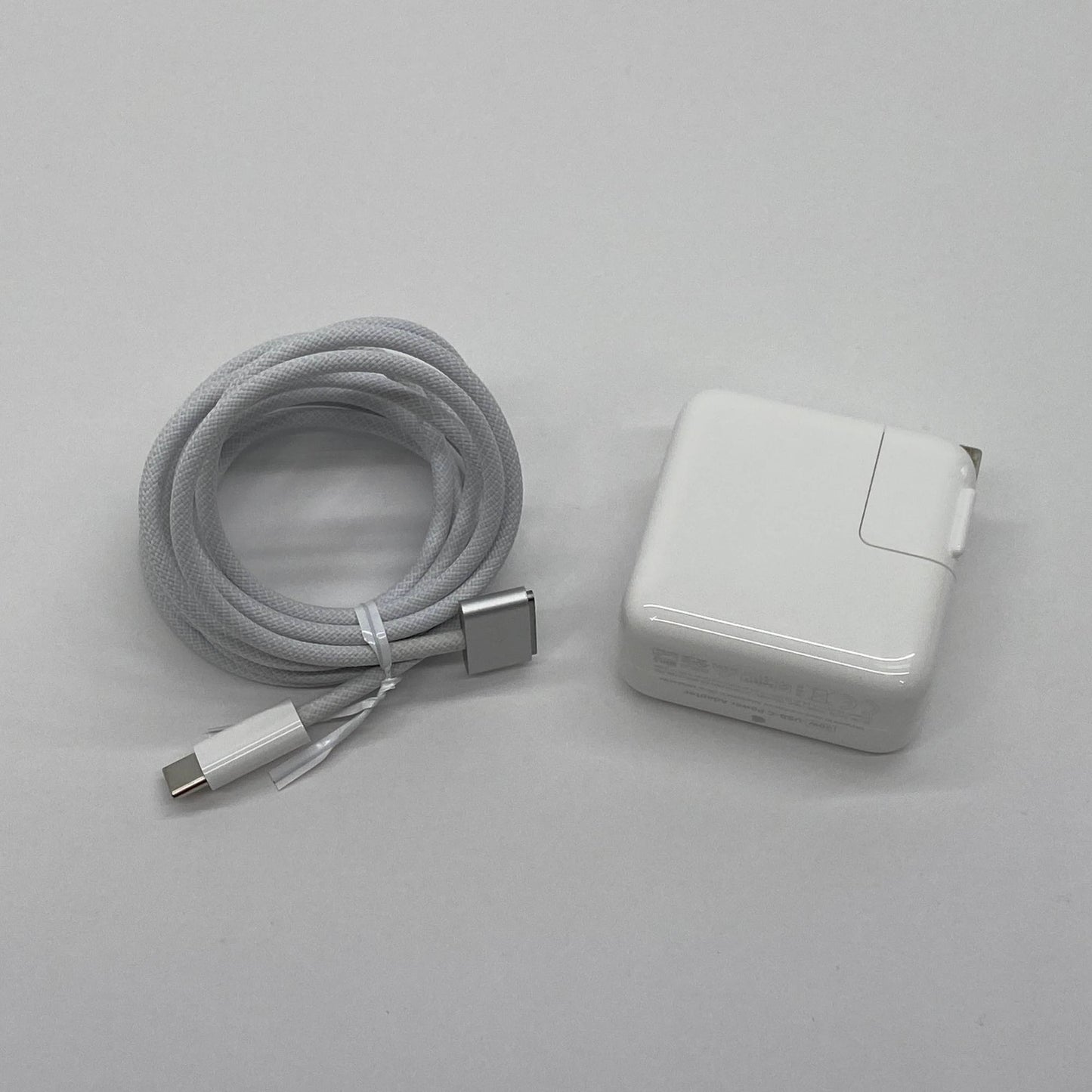 美品 MacBook Air 13インチ (Early 2025) Apple M4 10コア/16GB/SSD 256GB シルバー MW0W3J/A 【C6233−80】