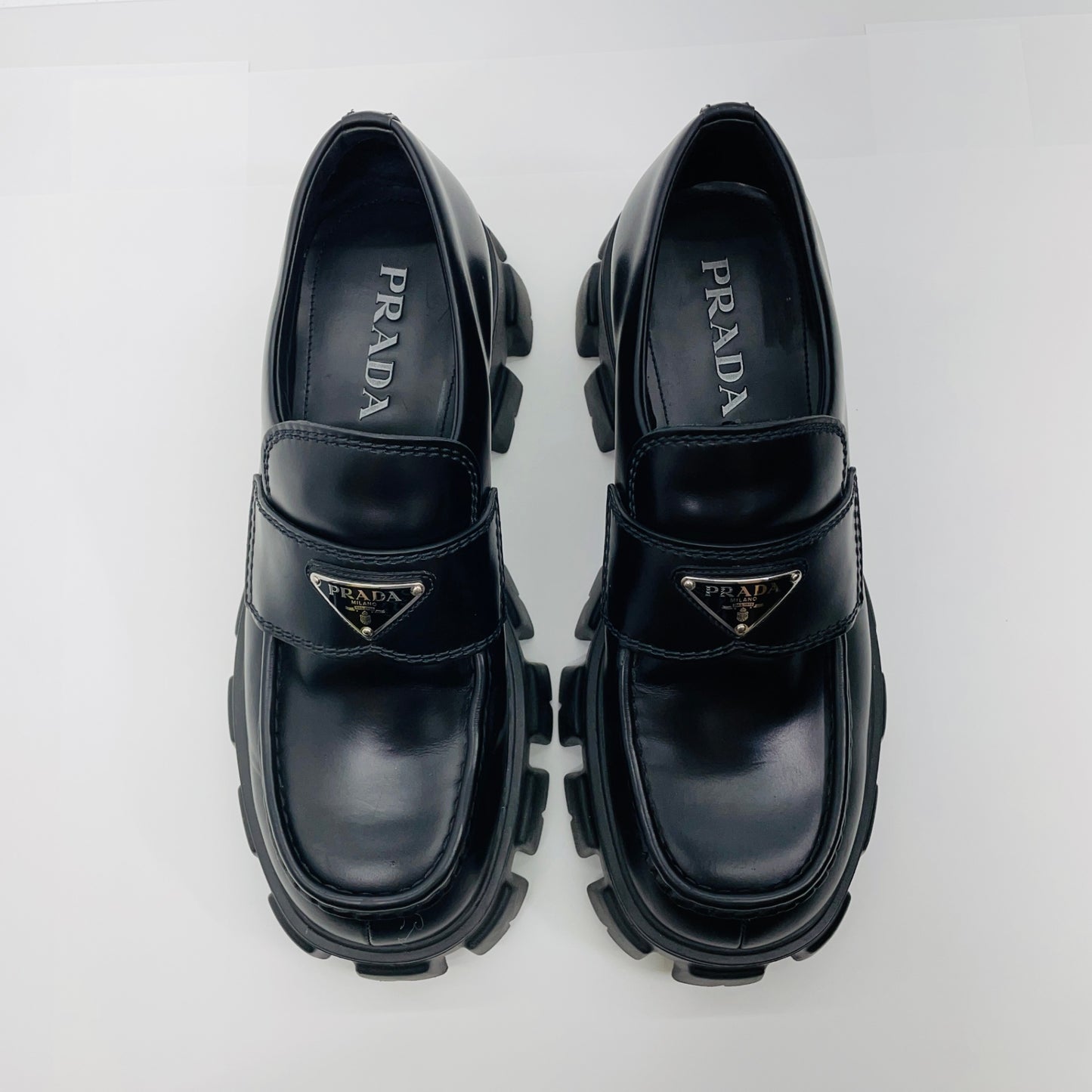 美品 PRADA プラダ ローファー モノリス ブラッシュドレザー サイズ：7.5（26.5cm相当）【C4597-100】