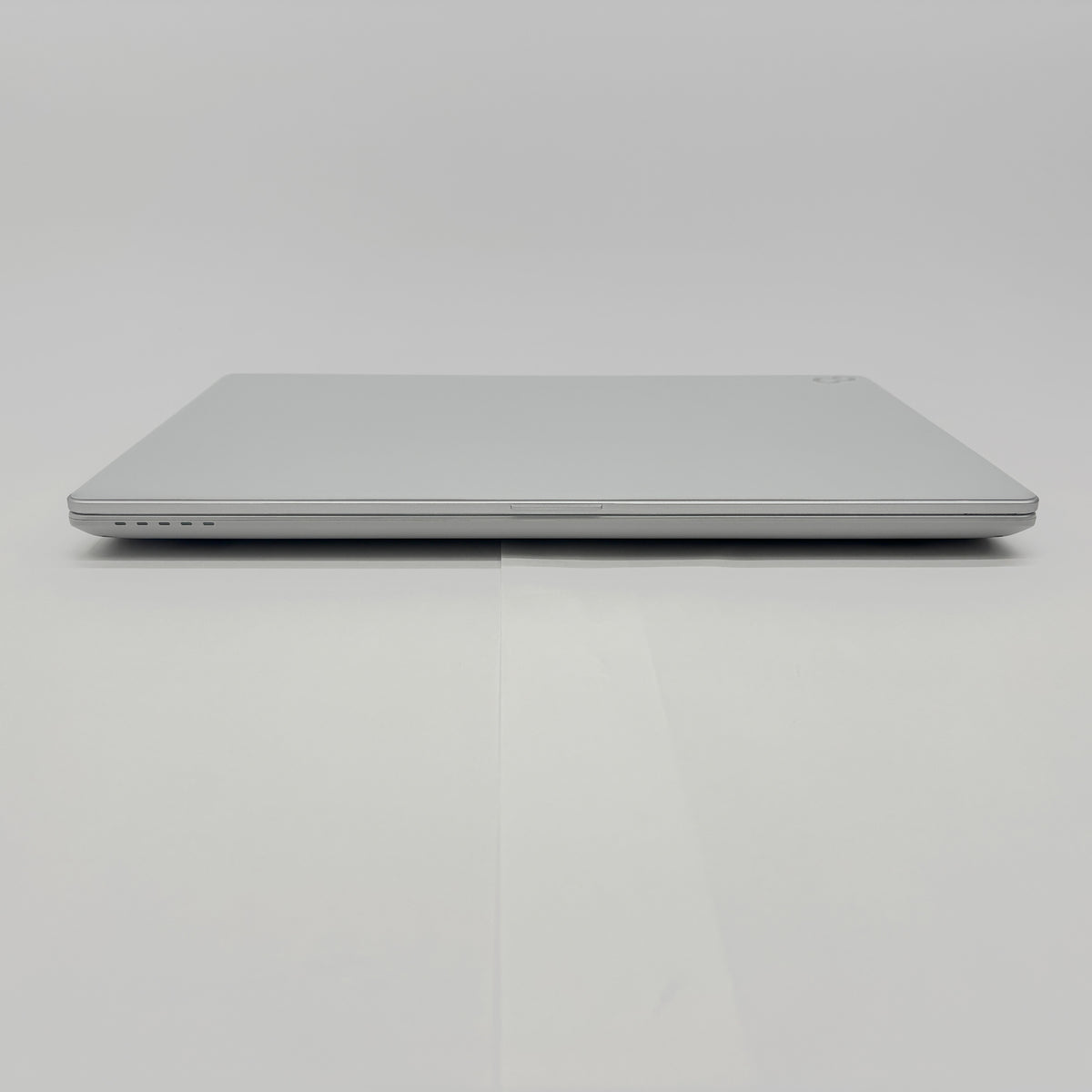美品 富士通 FMV LIFEBOOK AH53/G2 FMVA53G2S ファインシルバー i7 1260P 8GB SSD512GB Windows11 Home バッテリー最大容量87%【C9511-100】