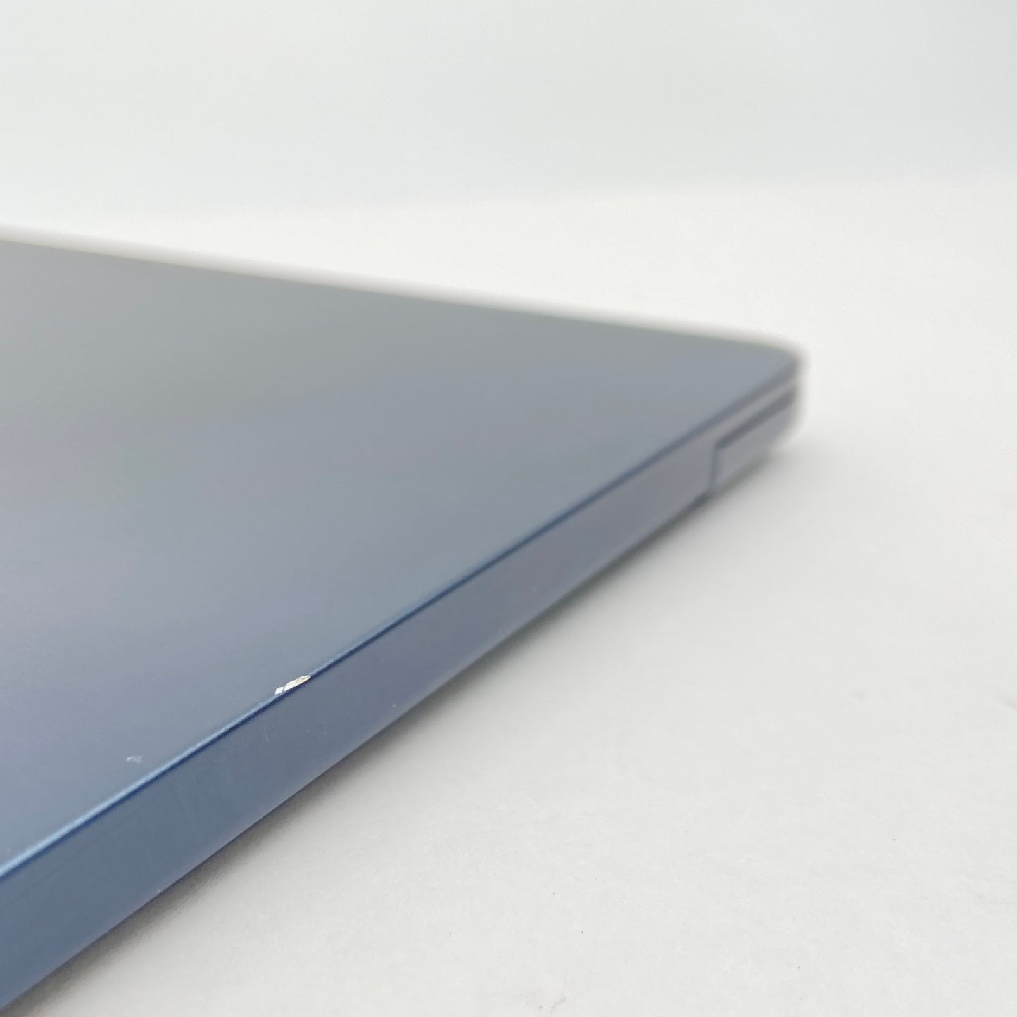 MacBook Air 15インチ (Early 2025) Apple M4 10コア/16GB/SSD 512GB ミッドナイト MW1M3J/A バッテリー最大容量100%【C6396-100】