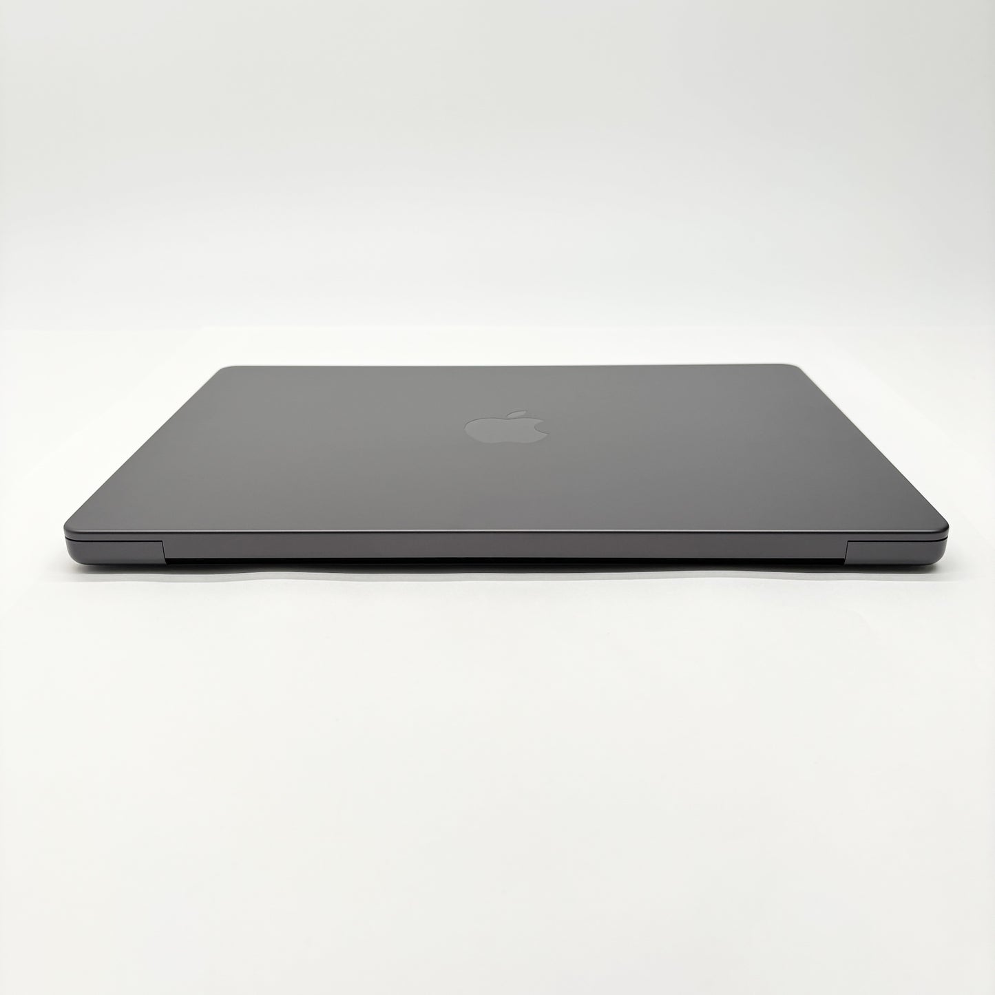 新品同様 美品 Nano-textureガラス仕様 MacBook Pro M5 14インチ10コア 32GB 1TB スペースブラック バッテリー最大容量100%【C6598-80】
