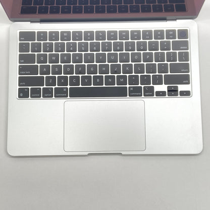 美品 MacBook Air M2 2022 8コアCPU 8コアGPU 16GB 512GB 充放電回数211回 バッテリー最大容量86% US配列 シルバー	【C7201-80】