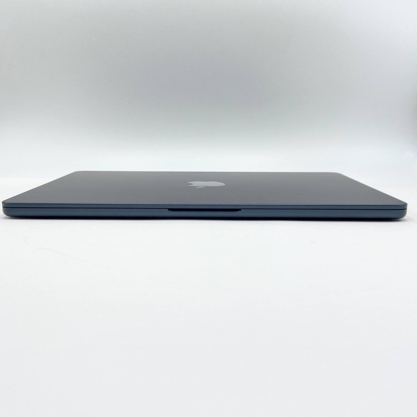 新品同様 美品 Apple MacBook Air  M4チップ 13インチ 16GB 512GB MW133J/A 充放電回数19回バッテリー最大容量100% 付属品完備【C5641-80】