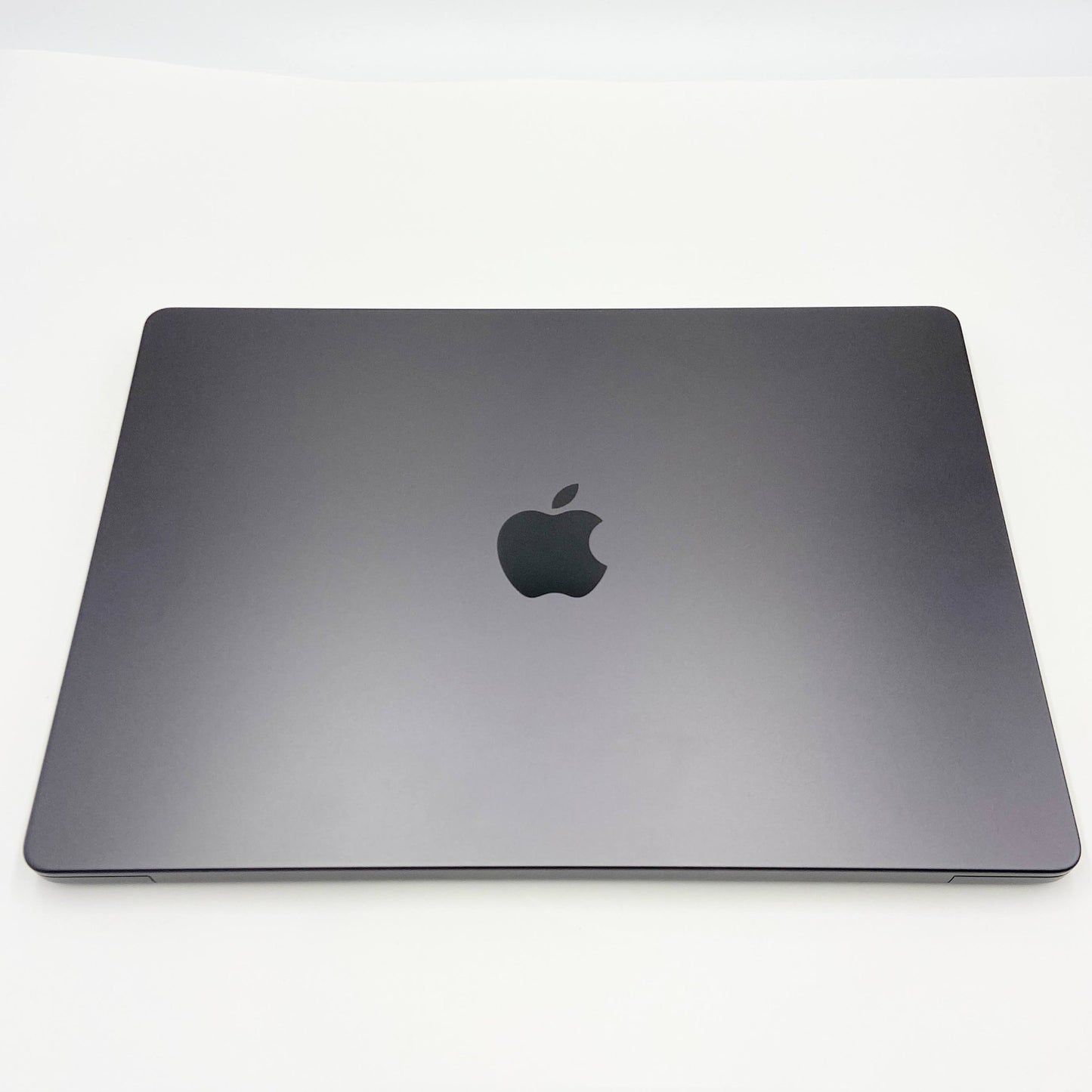 美品 MacBook Pro 14インチ 2024 M4 10コアCPU 10コアGPU 16GB 1TB 充放電回数4回 バッテリー最大容量100% 付属品完備 【C5520-80】