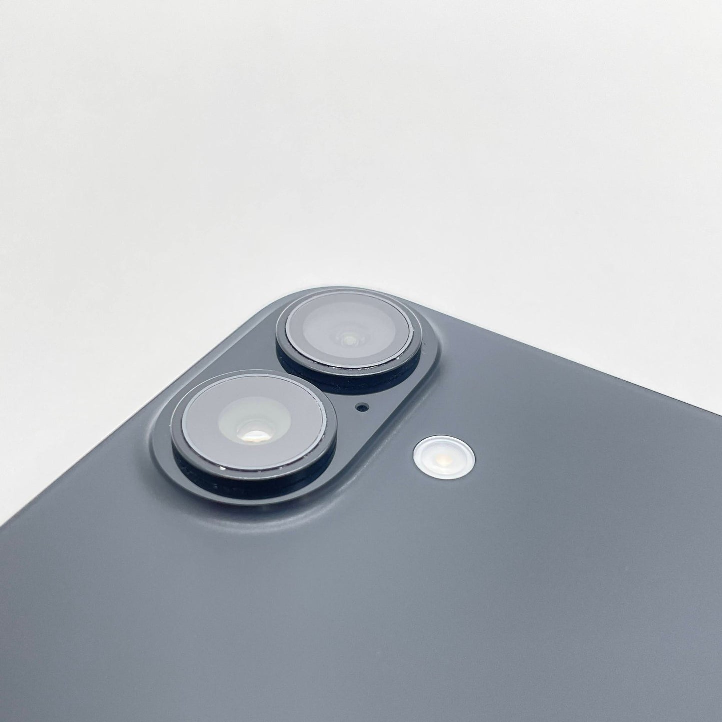 美品 iPhone 16 MYDQ3J/A 128GB SIMフリー ブラック バッテリー最大容量100% 充放電回数64回 【C6694-C】