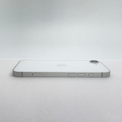 美品 iPhone 16e 128GB ホワイト MD1R4J/A SIMフリー  充放電回数6回 バッテリー最大容量100% 【C7188-C】