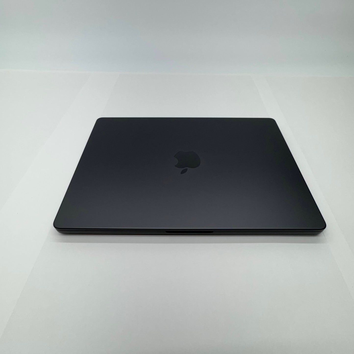 美品 MacBook Pro Liquid Retina XDR 14インチ (Late 2024) Apple M4 Pro 12コア/24GB/SSD 512GB スペースブラック MX2H3J/A バッテリー最大容量100%【C4467-80】