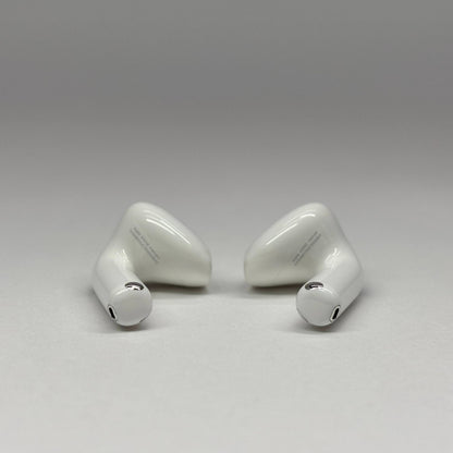 美品 AirPods 4 MXP93J/A （アクティブノイズキャンセリング搭載モデル）【C9028-C】