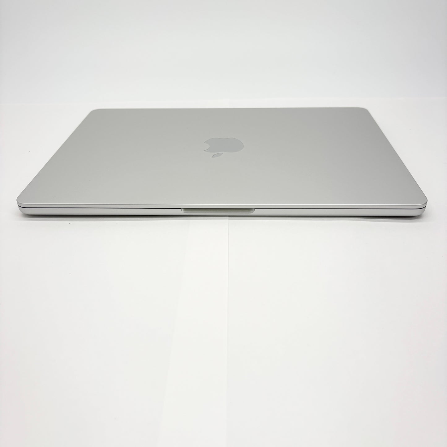 美品 Apple MacBook Air 13インチ  2025 M4 16GB 256GB MW0W3J/A シルバー　充放電回数258回 バッテリー最大容量94%【C6781-80】