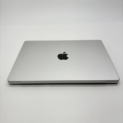 新品同様 美品 Apple MacBook Pro 14インチ M5 Pro 24GB SSD 1TB Liquid Retina XDR MGDN4J/A シルバー  バッテリー最大容量100%【C8836-80】