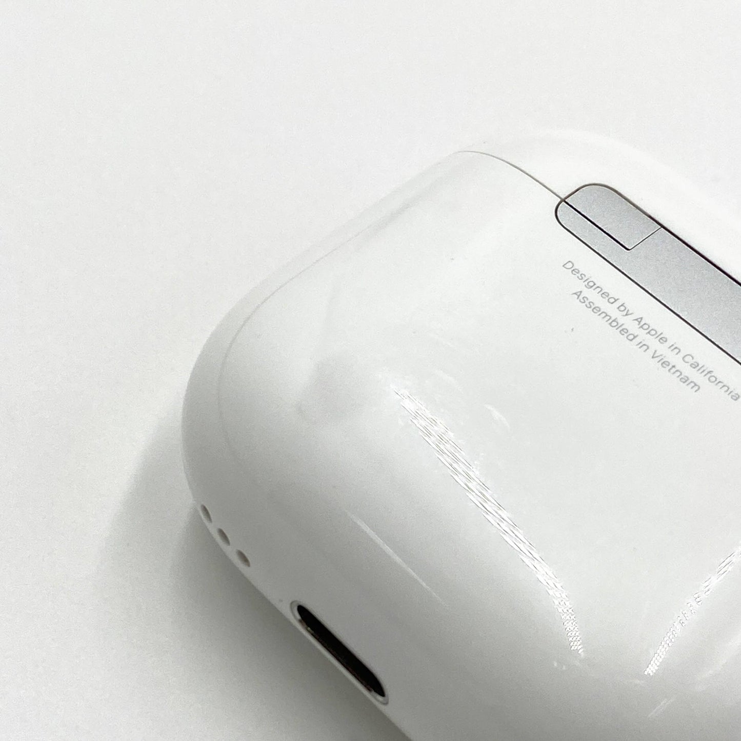 Apple アップル AirPods 4（ANC） アクティブノイズキャンセリング搭載モデル【C6748-C】