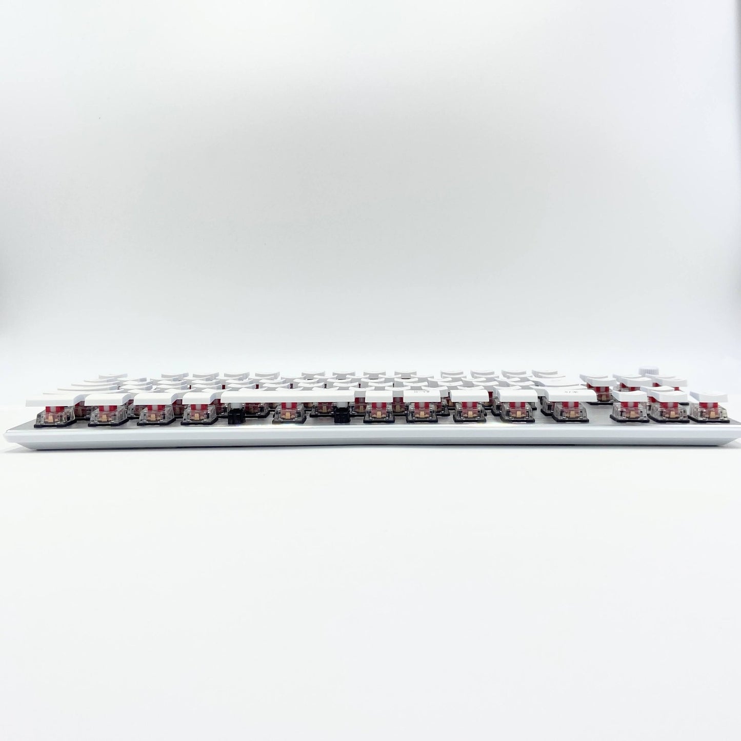 ROCCAT VULCAN TKL PRO ROC-12-647 ゲーミングキーボード 赤軸	【C5987-80】