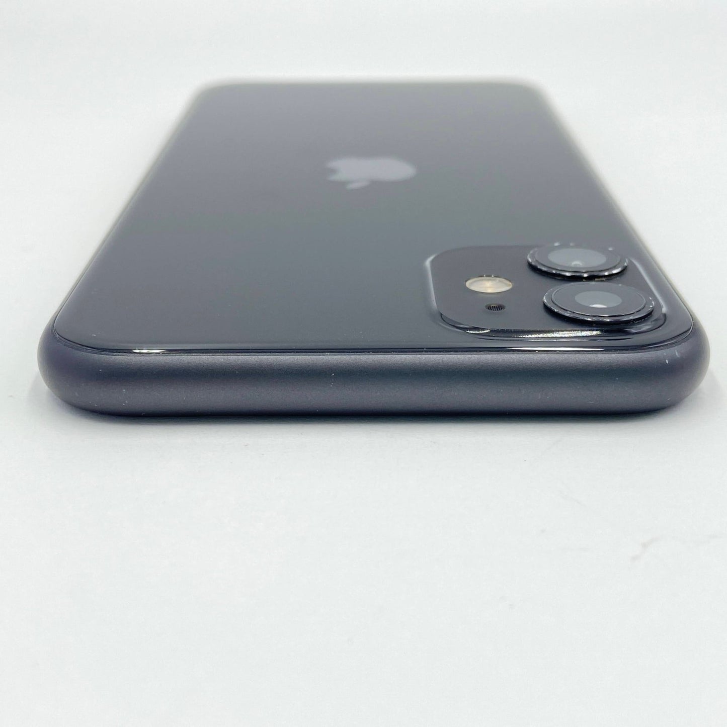 Apple iPhone 11 128GB MWM02J/A スマートフォン ブラック バッテリー最大容量75% 【C5754-C】