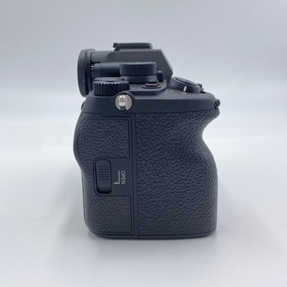 美品 ソニー SONY α7 IV ILCE-7M4 付属品完備 シャッター回数810回【C5202】