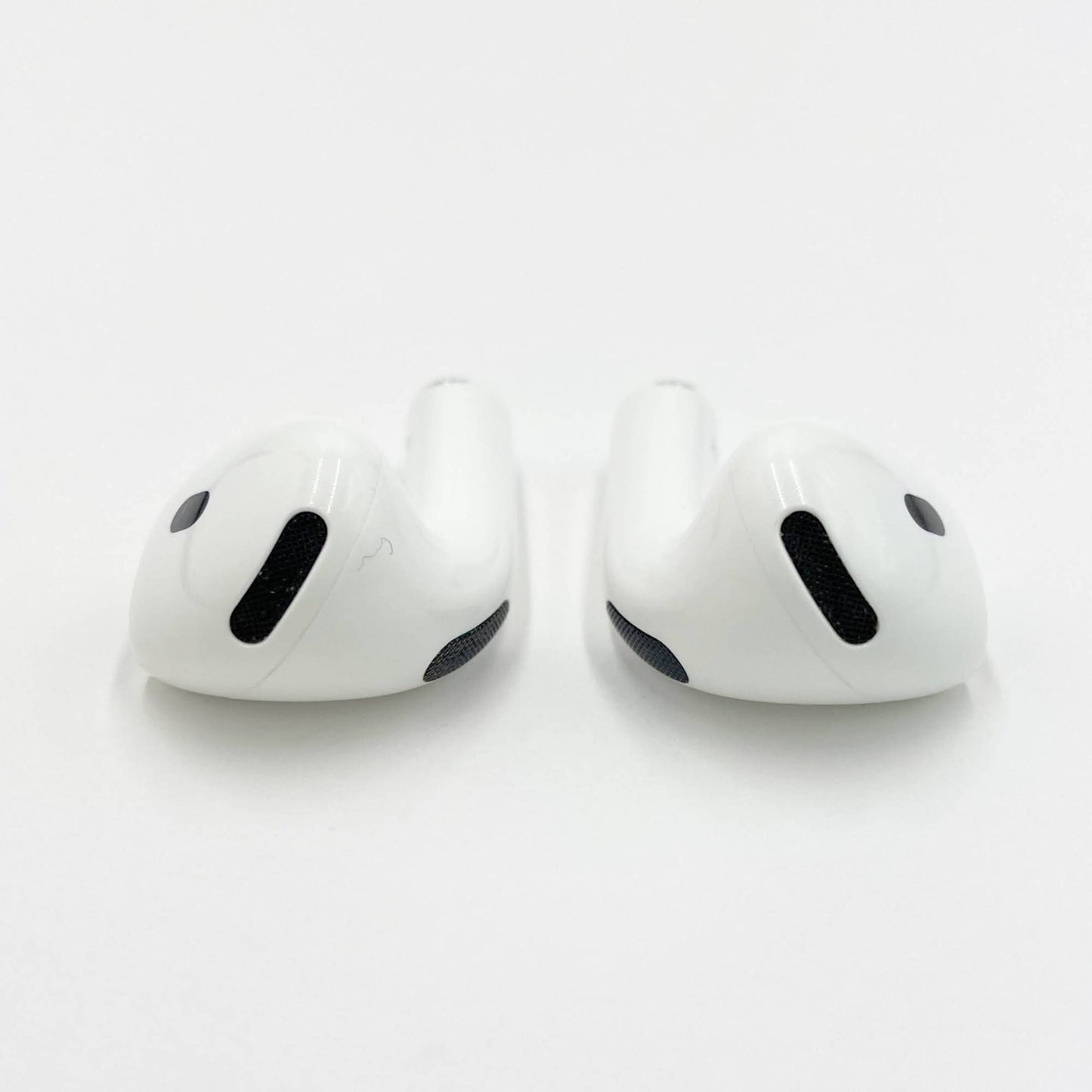 Apple アップル AirPods 4（ANC） アクティブノイズキャンセリング搭載モデル【C6748-C】
