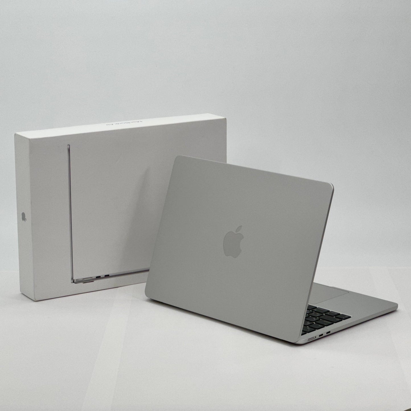 美品 Apple MacBook Air MXCT3J/A  M3 2024 16GB SSD 512GB シルバー バッテリー最大容量100% 【C6059-80】