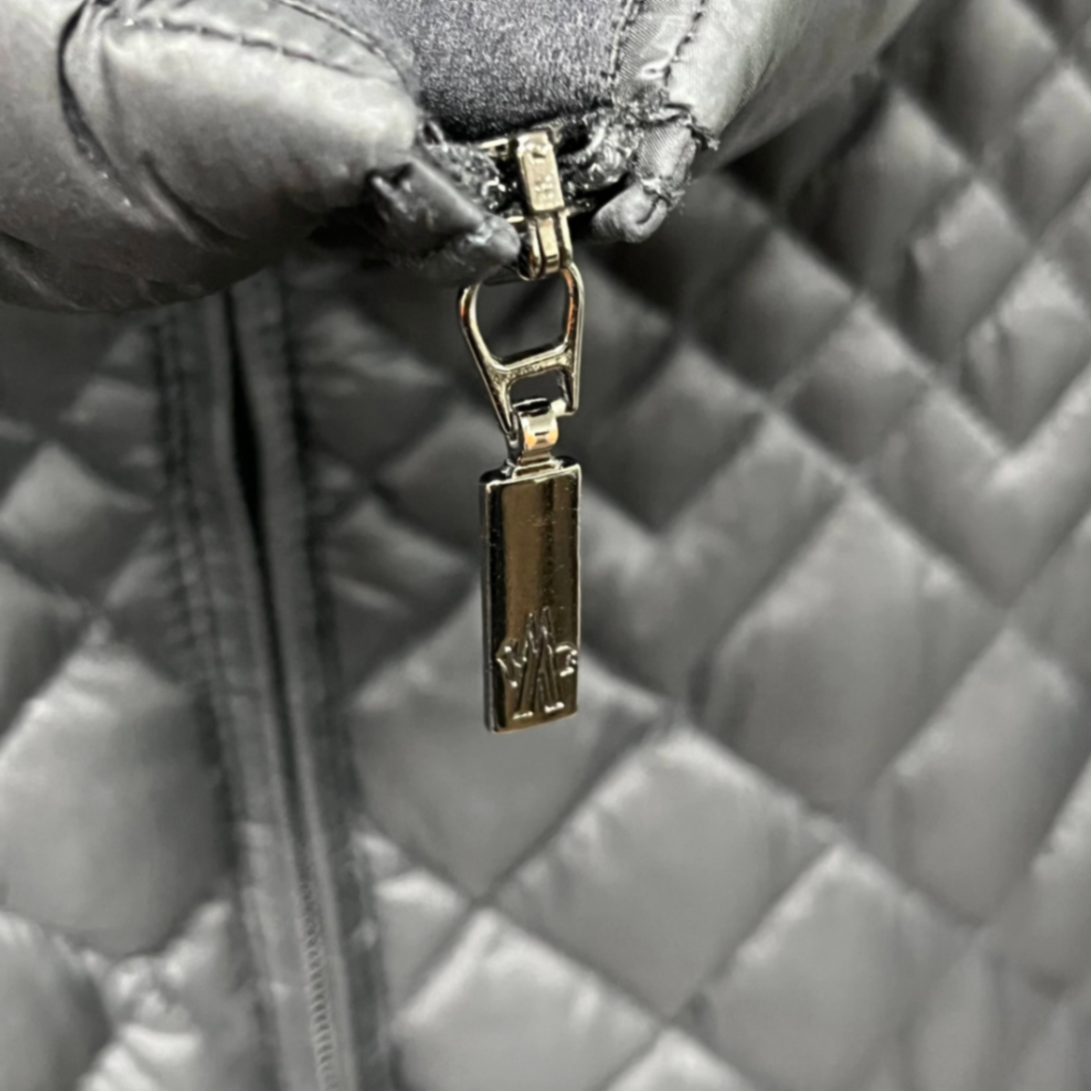 モンクレール BOURDON GIUBBOTTO BOURDON JACKET ダウンコート 【C4417】