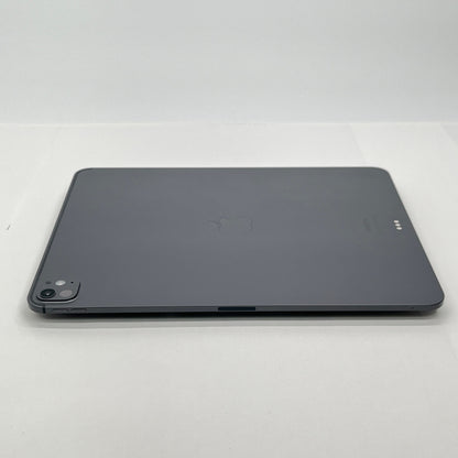 美品 iPad Pro M4 13インチ MVX23J/A 256GB Wi-Fiモデル バッテリー最大容量100％ 充放電回数18回【C6381-80】