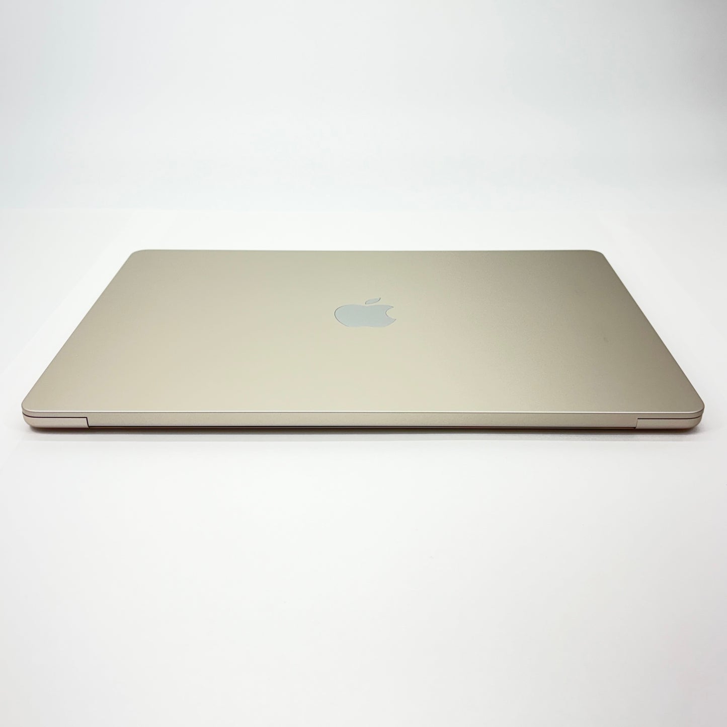 新品同様 美品　US配列 Apple MacBook Air M3  2024 15インチ 8GB 256GB スターライト MRYR3JA/A バッテリー最大容量100%【C5666-80】