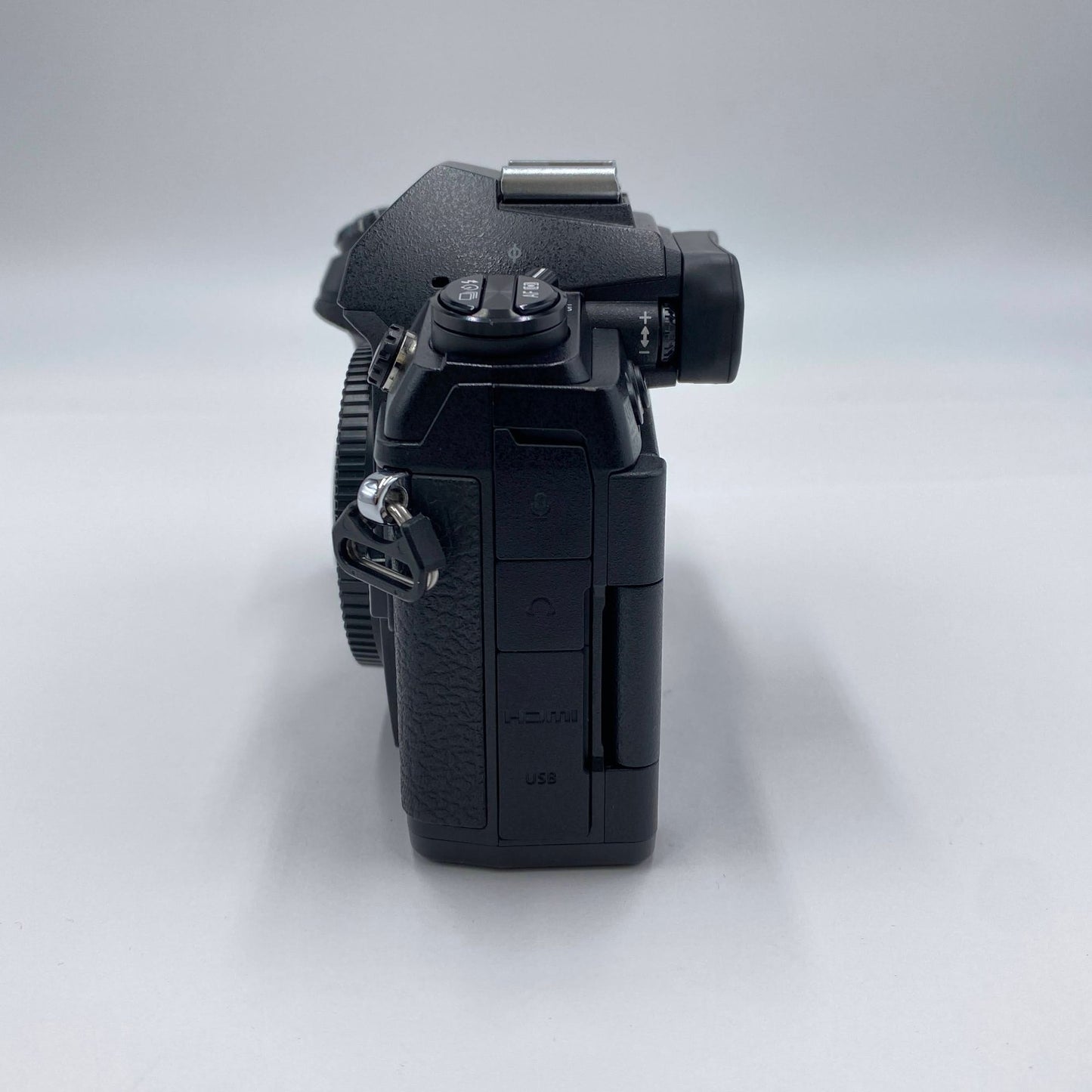 美品 オリンパス OLYMPUS OM-D E-M1 Mark III IM019 ボディ 【C4704-60】