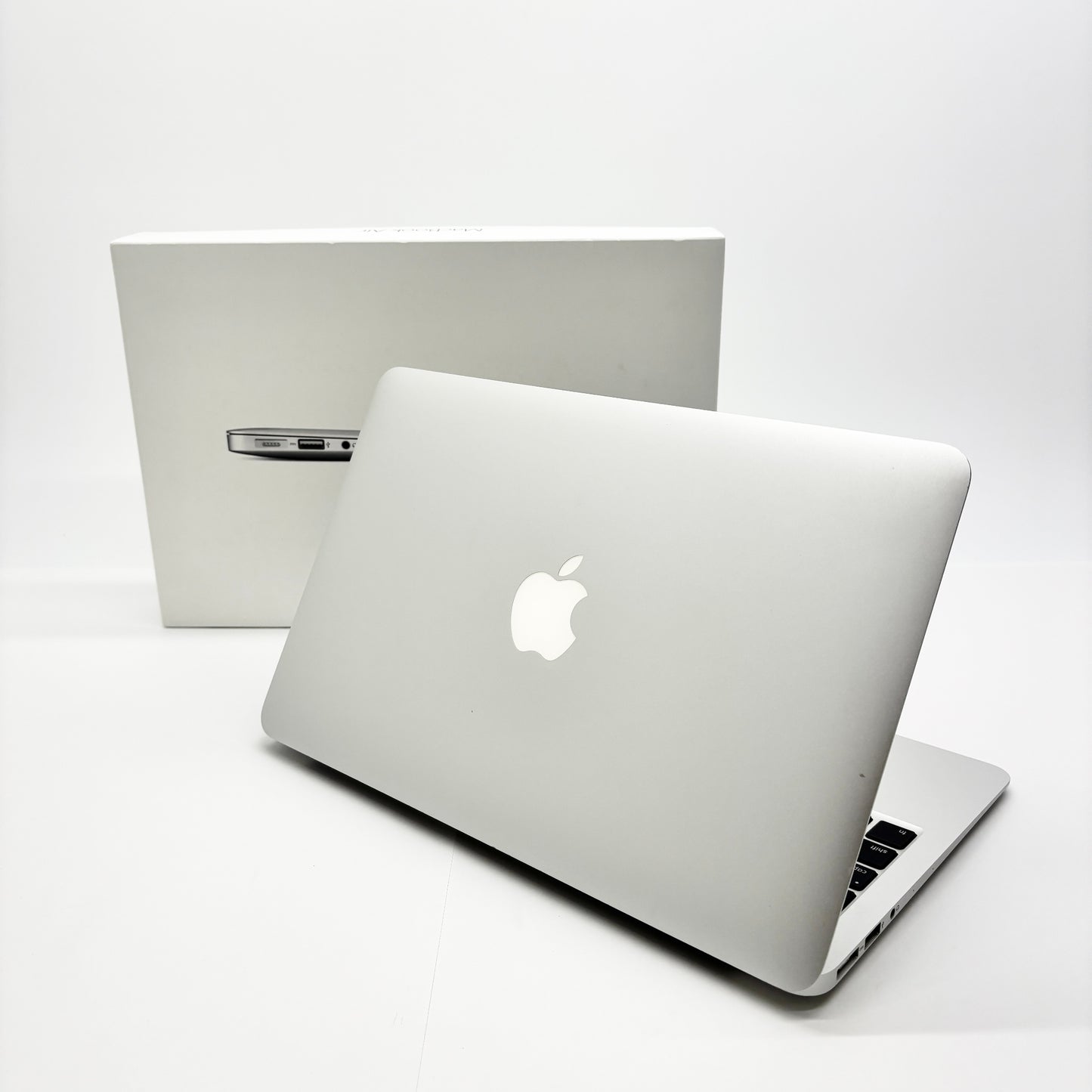 MacBook Air 2015 11インチ Core i5 4GB SSD 128GB US配列  付属品完備【C8648-80】
