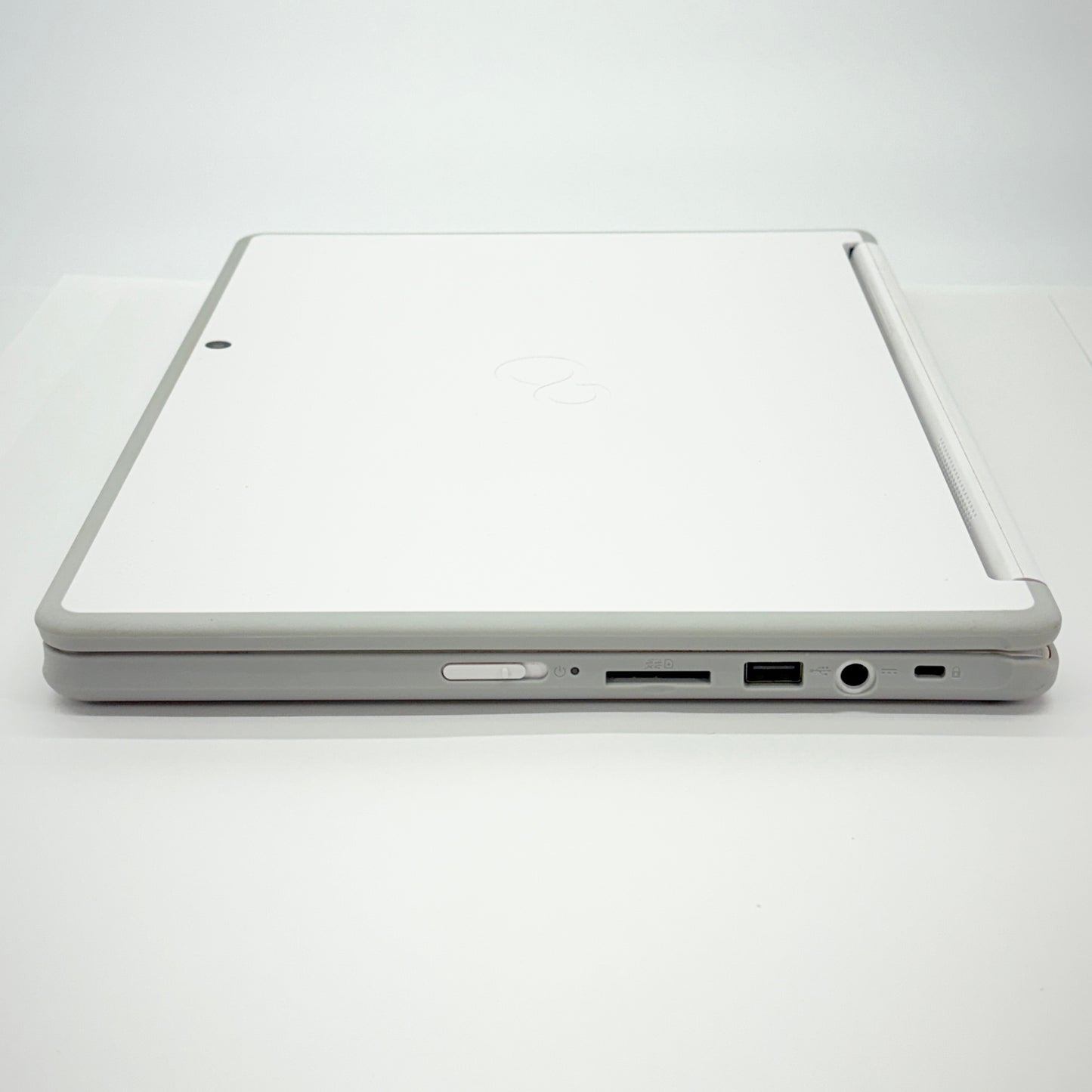 LIFEBOOK LH35/C2 FMVL35C2W Celeron 3865U 4GB SSD 128GB バッテリー最大容量83%【C5597-80】