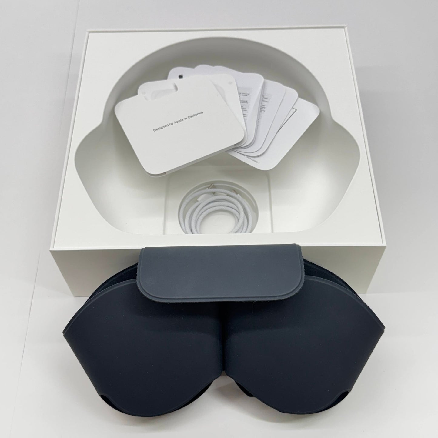 美品 Apple AirPods Max MWW43ZA/A ミッドナイト A3184【C7877-80サイズ】