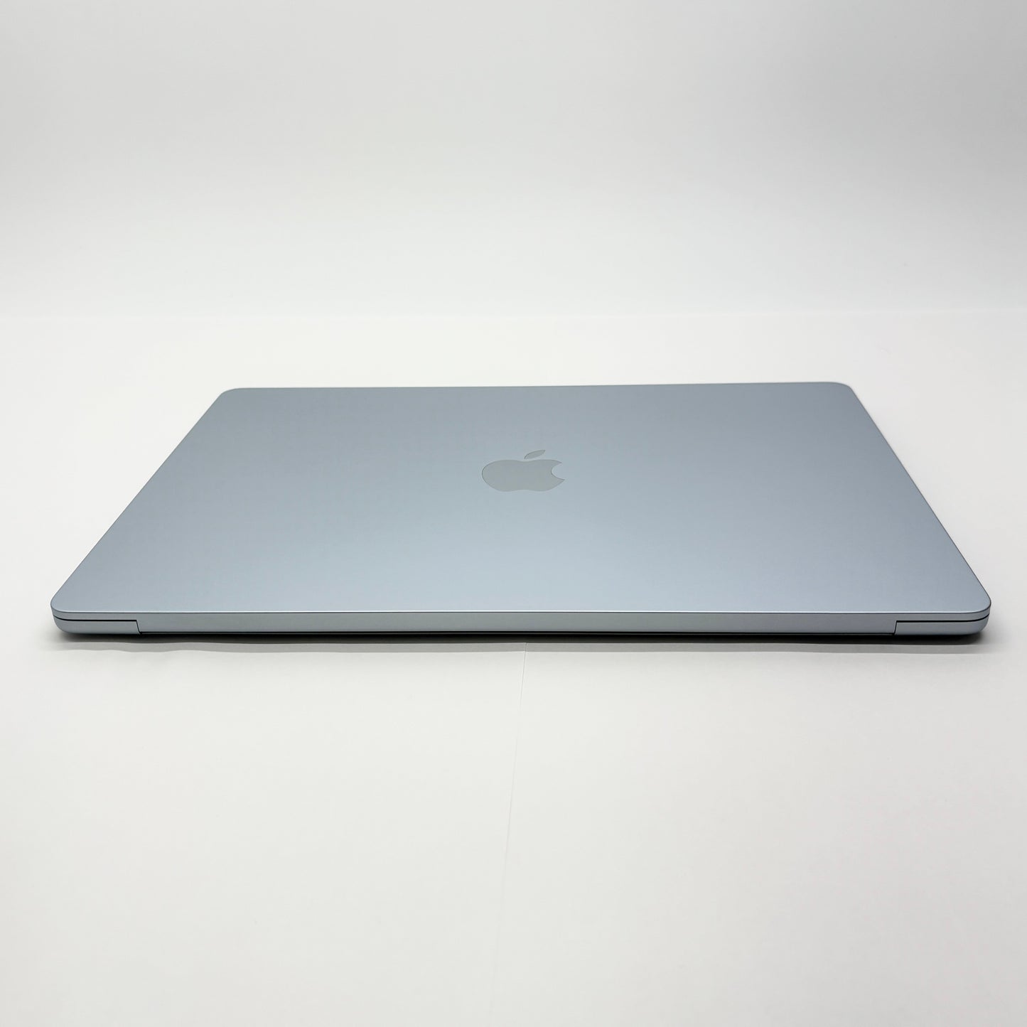 美品 MacBook Air 15インチ M4 CPU10コア GPU10コア 16GB 256GB スカイブルー バッテリー最大容量100%【C8103-80】
