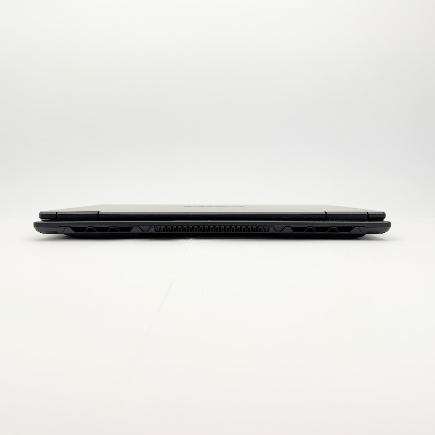 美品 GIGABYTE GAMING A16 i7 13620H 16GB RTX5060 Laptop SSD 1TB Windows11 Home バッテリー最大容量100% 付属品完備【C7821-80】