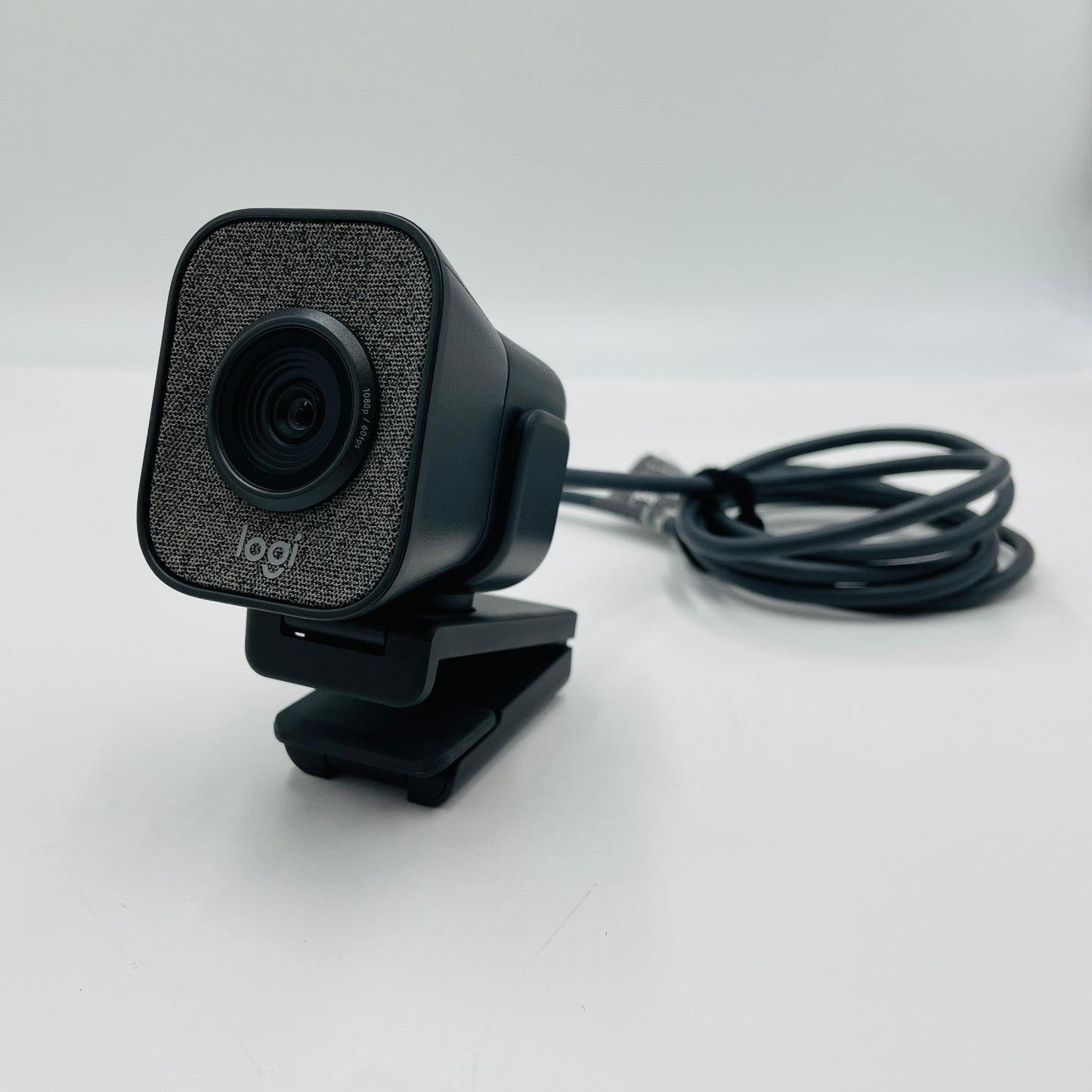 Logicool VU0054 StreamCam ウェブカメラ 【C4250-60】