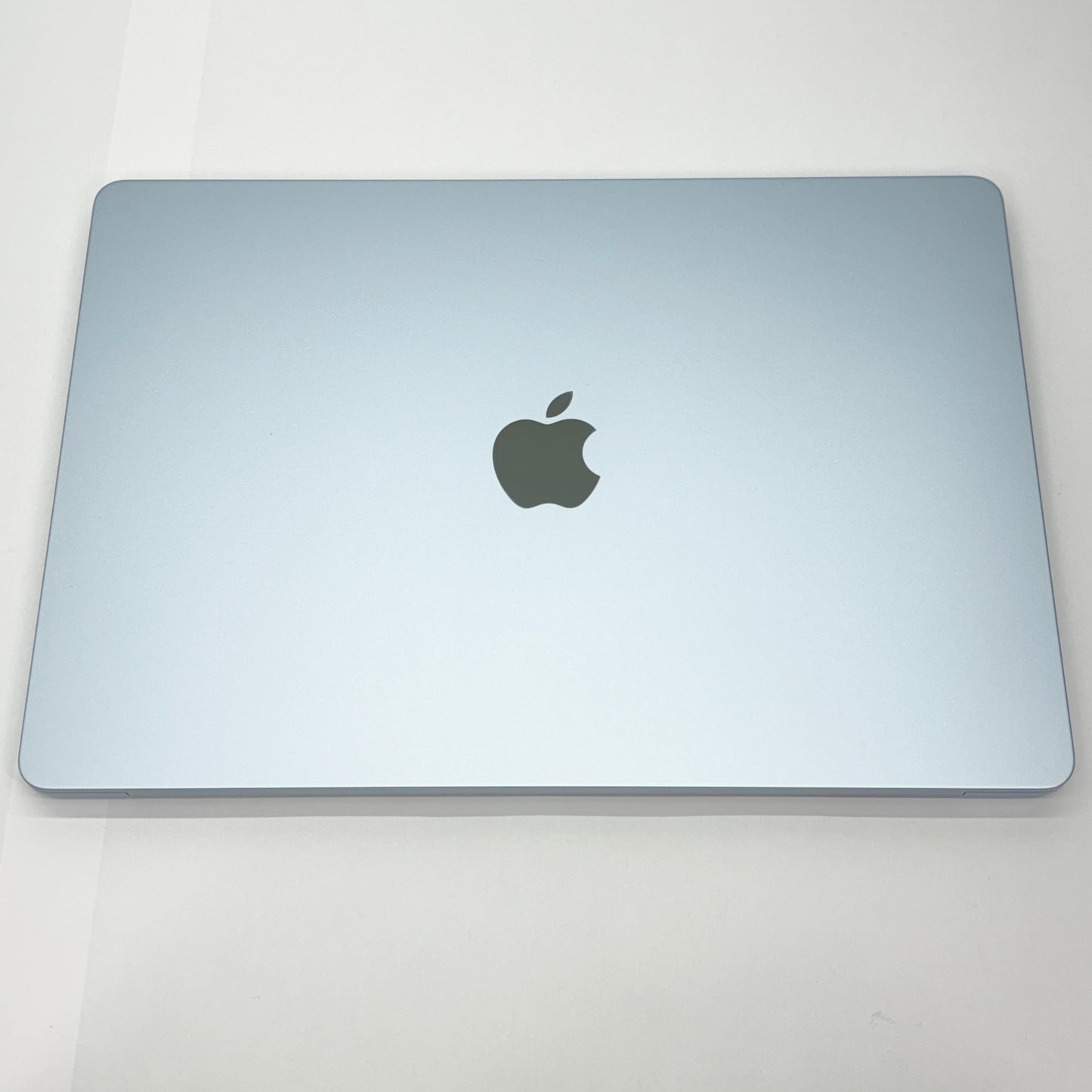 美品 MacBook Air 15インチ Liquid Retinaディスプレイ M4 16GB 256GB MC7A4J/A [スカイブルー] 充放電回数5回 バッテリー最大容量100%【C6036-80】
