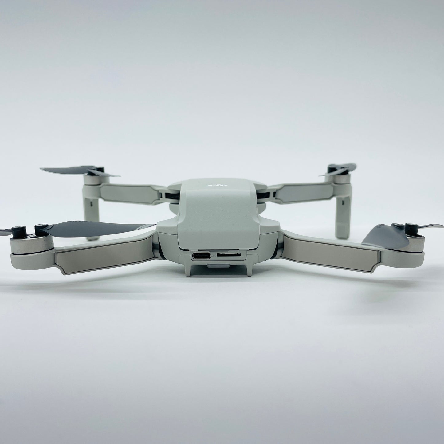 ジャンク DJI Mini 2 SE Fly More コンボ	【C3549-80】