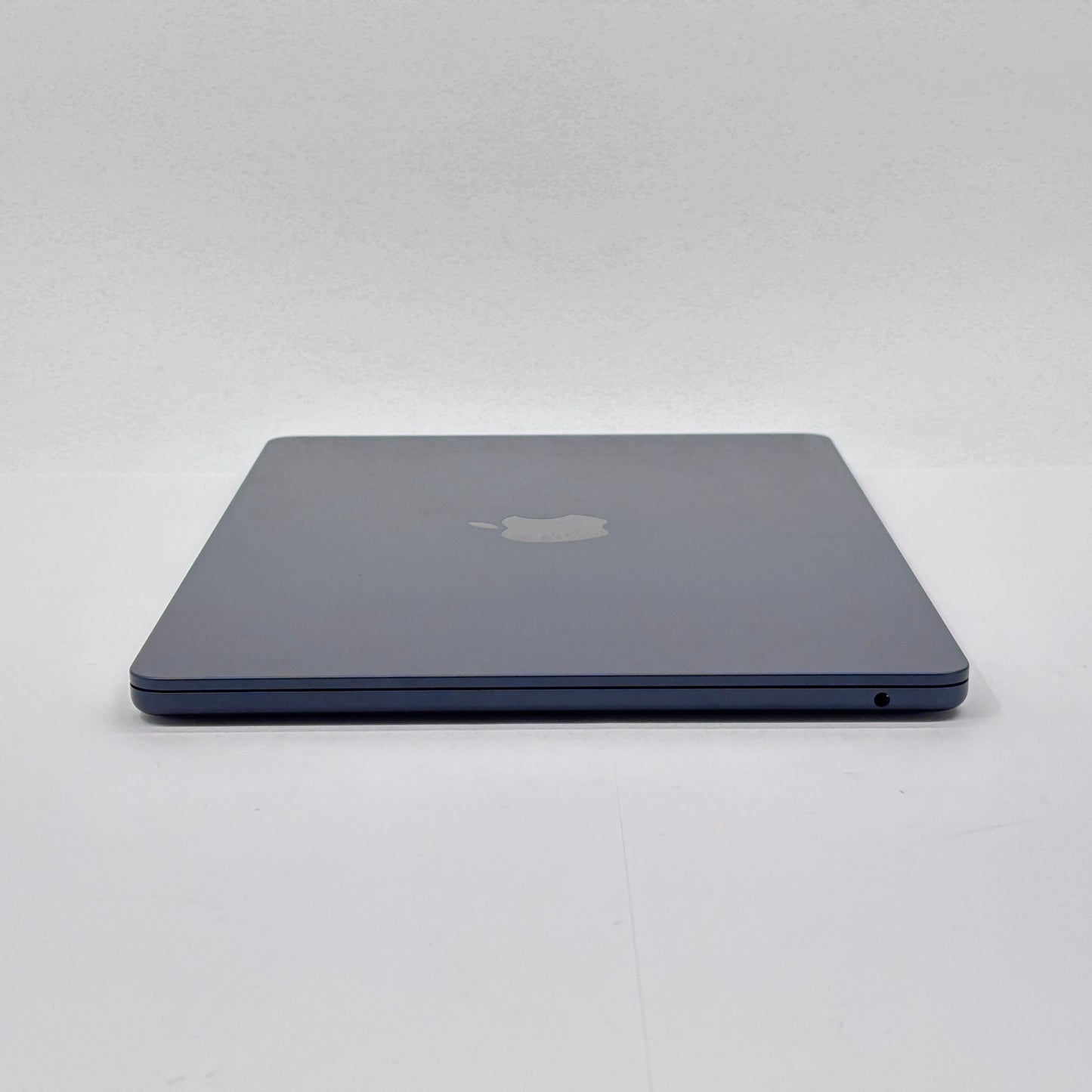 美品 MacBook Air 13インチ M5 16GB 512GB MDHE4J/A ミッドナイト バッテリー最大容量100% 限定保証あり【C8349-80】