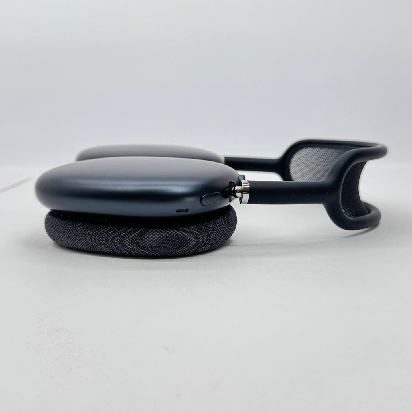 美品 Apple AirPods Max MWW43ZA/A ミッドナイト A3184【C7877-80サイズ】
