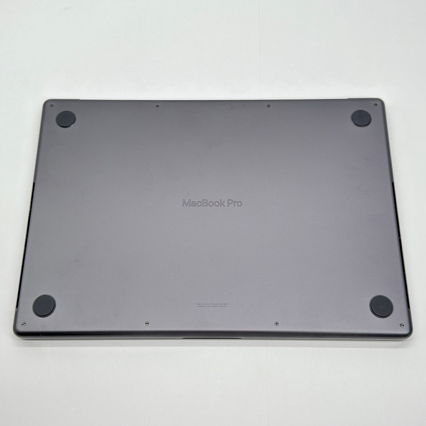 MacBook Pro Liquid Retina XDR 16インチ (Late 2023) Apple M3 Pro 12コア/18GB/SSD 512GB スペースブラック MRW13J/A バッテリー最大容量92%【C7434-100】
