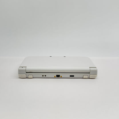 美品 New ニンテンドー 3DS LL本体 RED-001 パールホワイト 充電器・付属品完備【C7297-60】