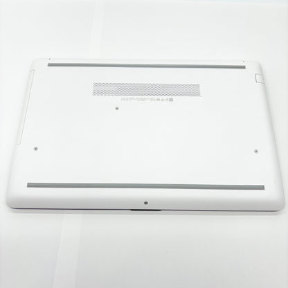 新品SSD HP Laptop 15-da0000 15-da0088TU ピュアホワイト i3 7020U 4GB SSD256GB バッテリー最大容量93%【C4582-80】