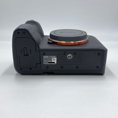美品 ソニー SONY α7 IV ボディ ILCE-7M4【C4476】