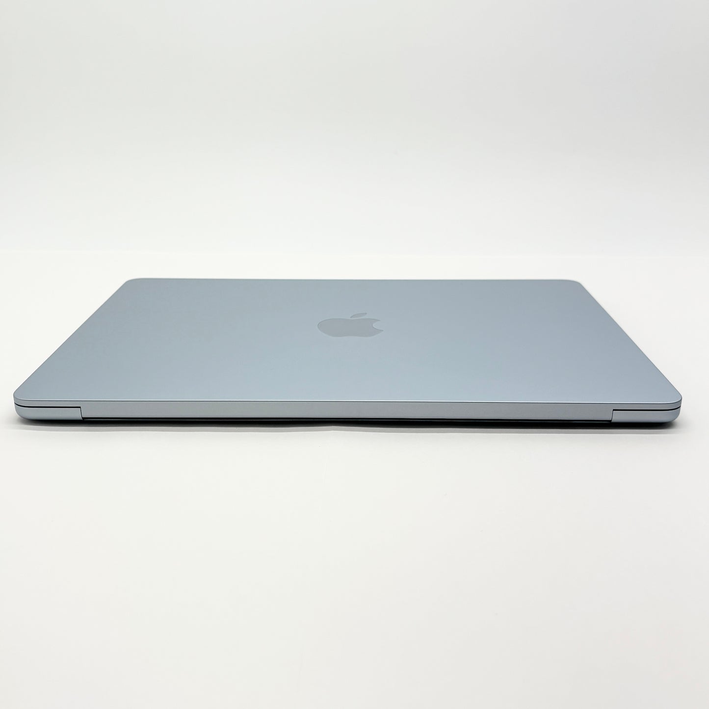 美品 Apple MacBookAir 13インチ M5 16GB 512GB バッテリー最大容量100% スカイブルー【C8380-80】
