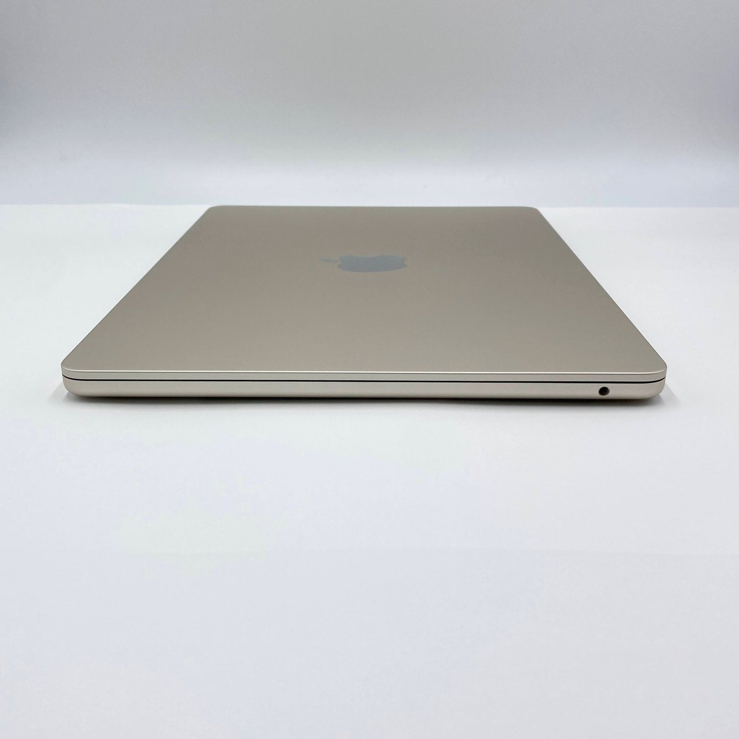 美品 Apple MacBook Air 13インチ M4 2025 MW0Y3J/A 16GB SSD 256GB スターライト 充放電回数5回 バッテリー最大容量100% 【C5517-80】
