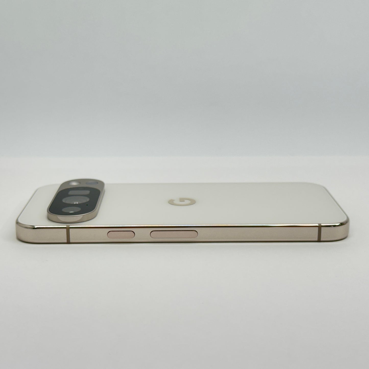 美品 Google Pixel 10 Pro 256GB Porcelain【C6835-C】