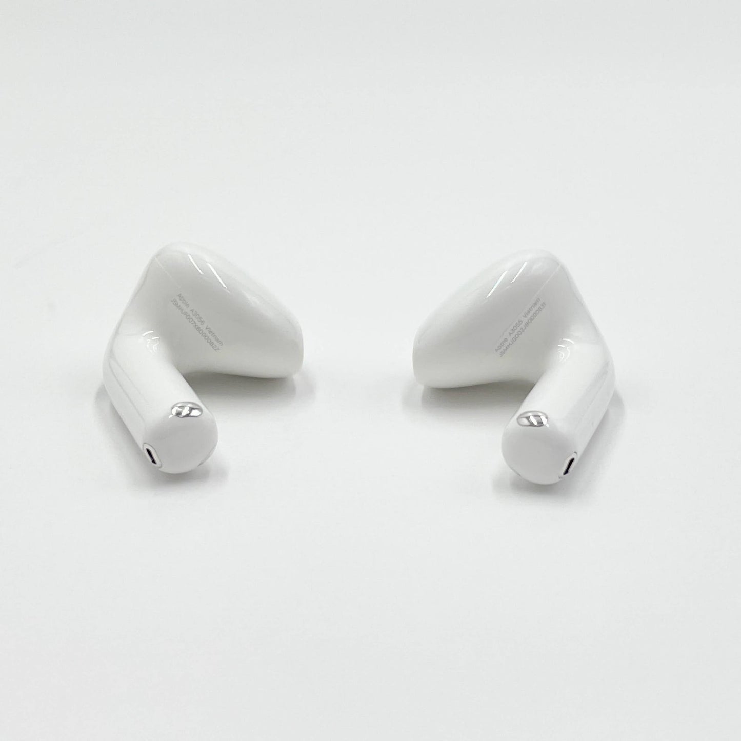 Airpods 第4世代 アクティブノイズキャンセリング搭載モデル MXP93J/A ホワイト　タイプCケーブル付属【C6782-N】
