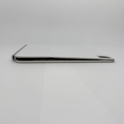 美品 Apple iPad Magic Keyboard 英語(US) ホワイト  iPad Pro 13インチ（M4/M5）対応 MWR43LL/A A2974 【C9271-80】