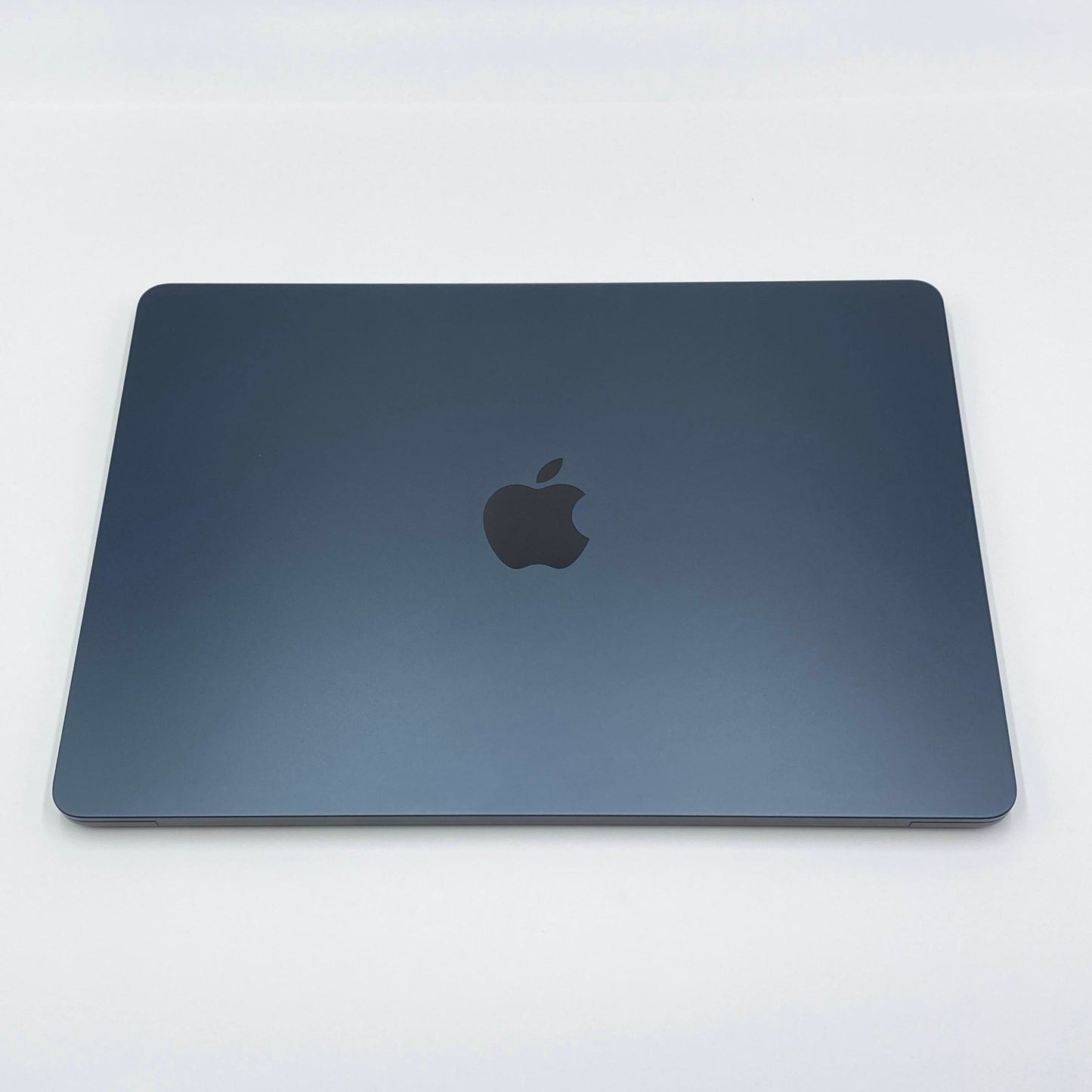 バッテリー最大容量100% 新品同様 美品 MacBook Air 13インチ M4 2025 10C CPU/10C GPU 16GB 256GB 充放電回数4回 C3885 80サイズ発送