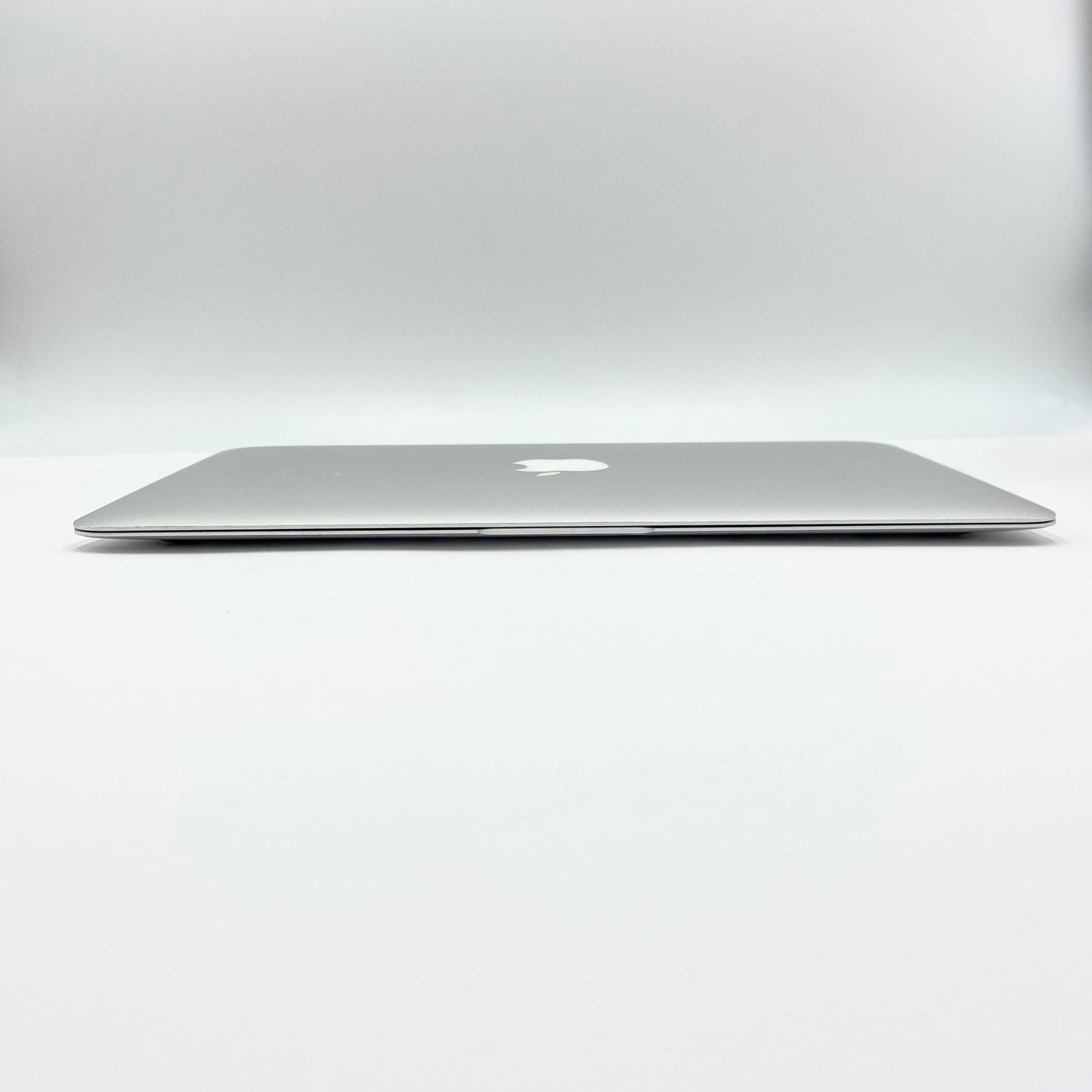 MacBook Air 2015 11インチ A1465 Core i5 4GB SSD 128GB 【C5588-80】