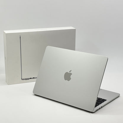 新品同様 美品 バッテリー最大容量100% Apple MacBook Air 13インチ 2022 M2 8GB 256GB シルバー MLXY3J/A 【C8915-80】