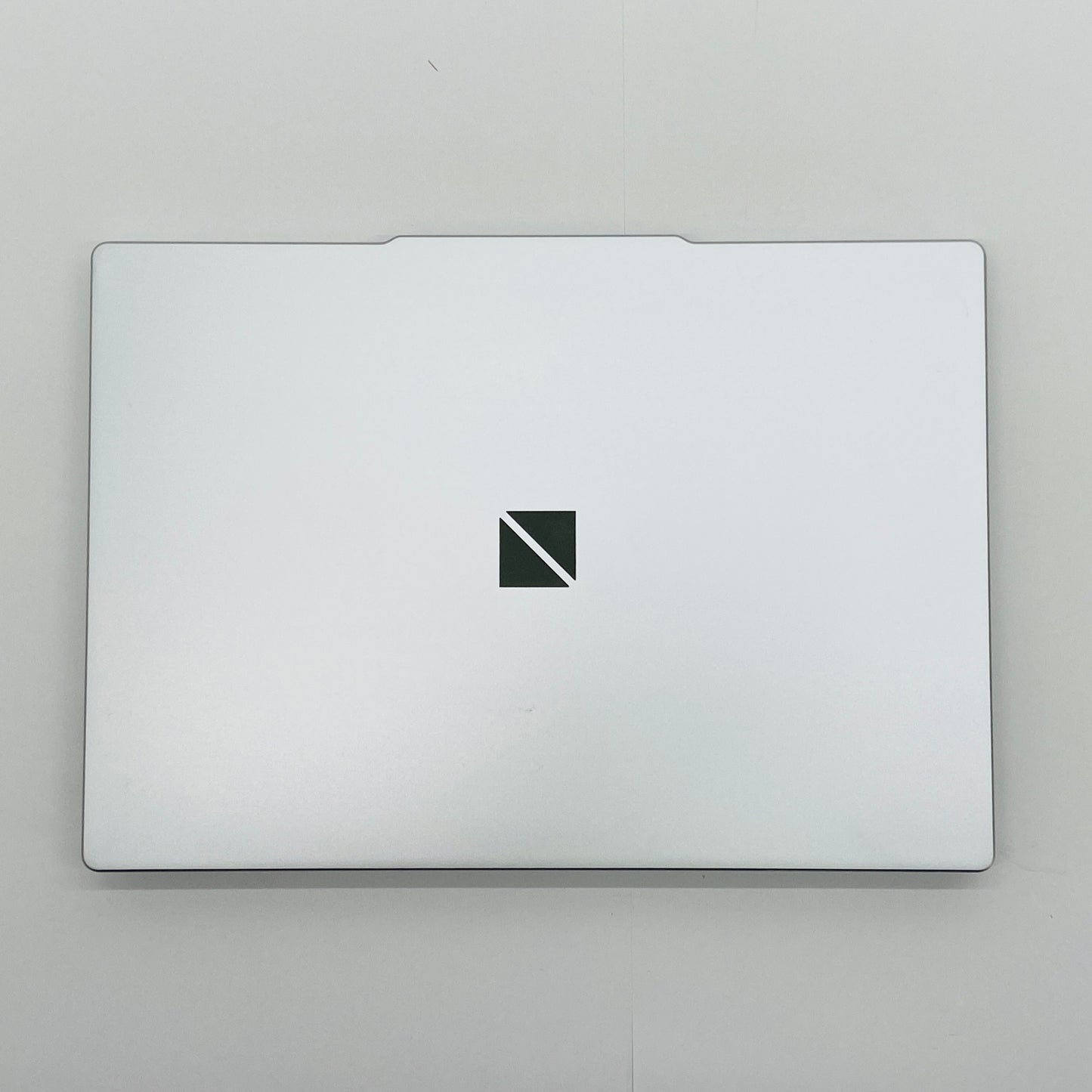 美品 NEC Lavie N13 Slim PC-N1355JAS AMD Ryzen 5 7535HS 16GB SSD 256GB ライトシルバー バッテリー最大容量100% 【C7894-100】