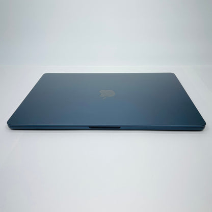 新品同様 美品 Apple Macbook Air 15インチ 2025 M4 メモリ16GB SSD256GB ミッドナイト MW1L3J/A バッテリー最大容量100%【C4841-80】