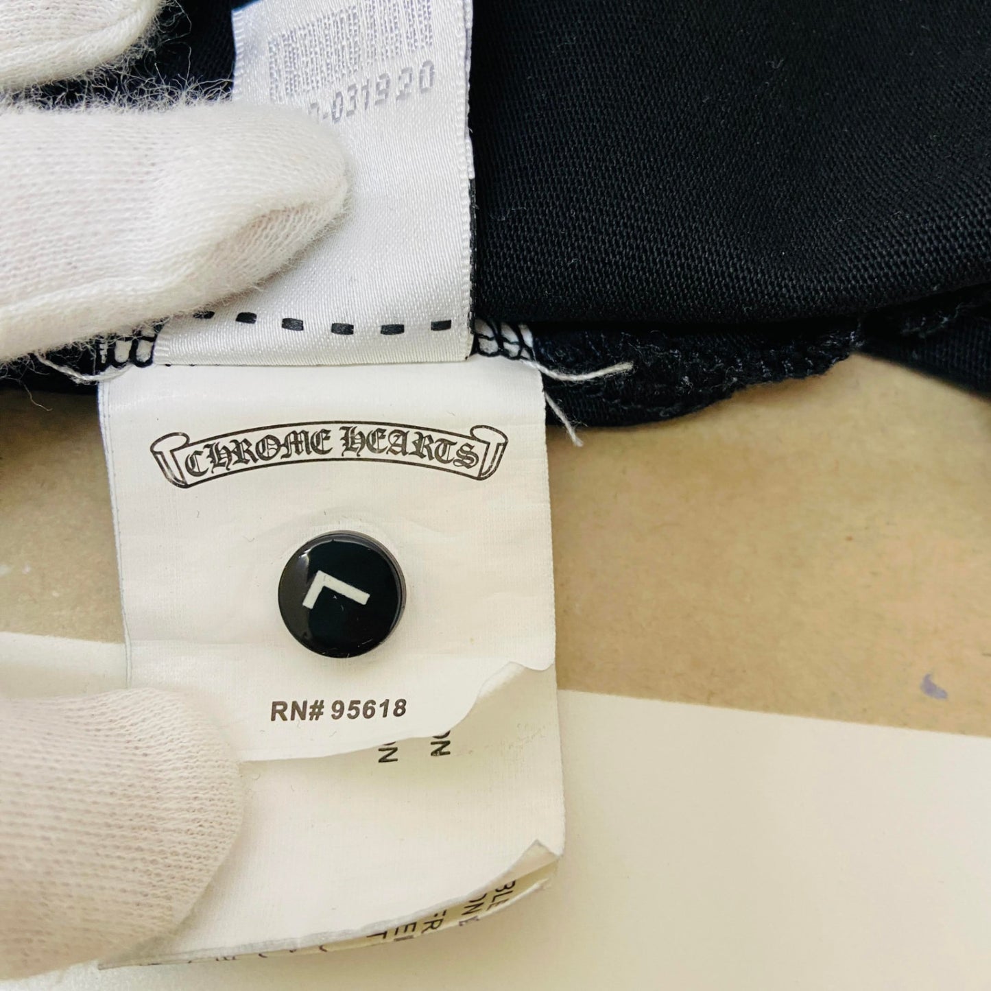 CHROME HEARTS 　クロムハーツ　オールドイングリッシュ　 長袖　Tシャツ　【C2602】