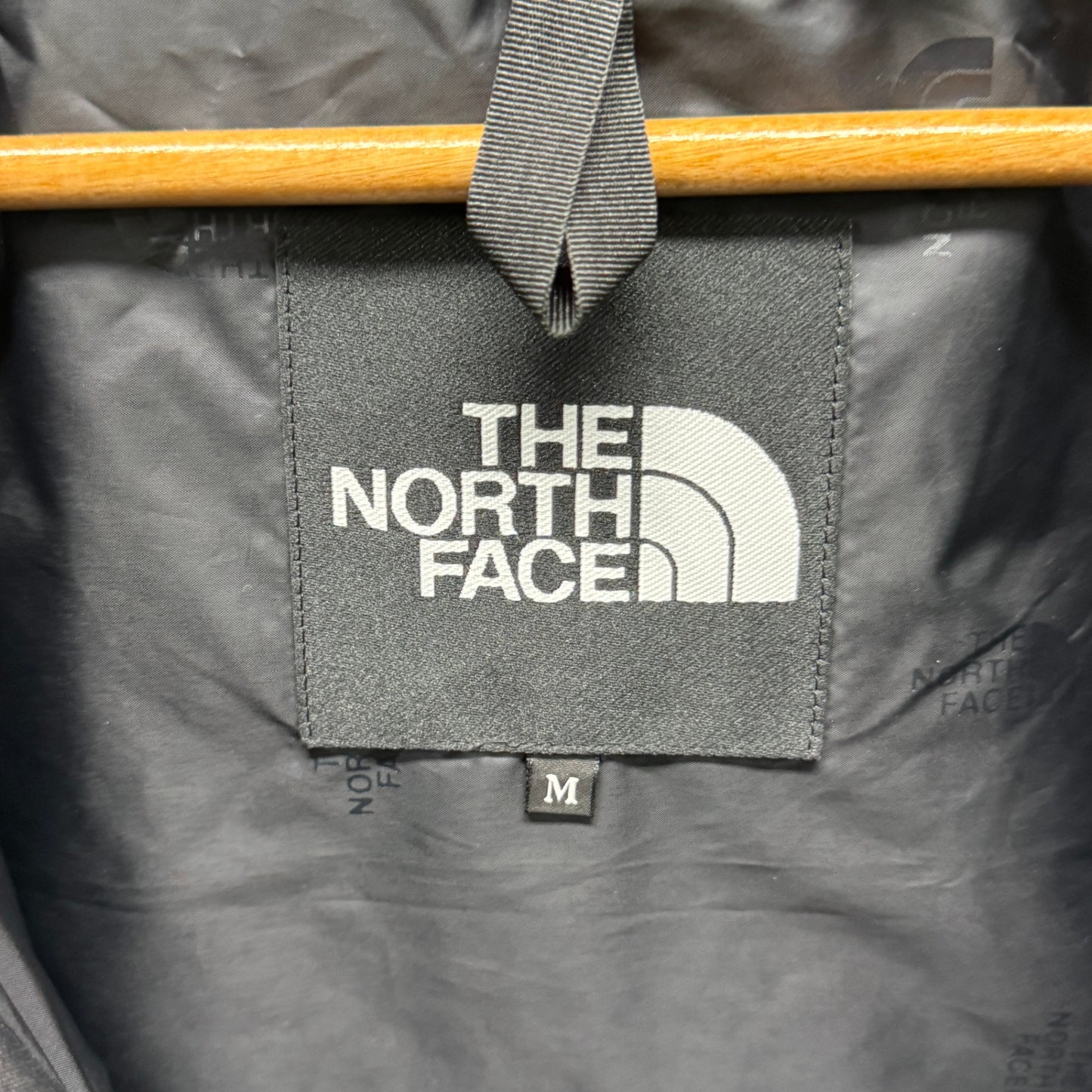 未使用 タグ付き THE NORTH FACE トランスアンタークティカパーカ（メンズ）ブラック(K) NP62238 サイズ:M【C5688】